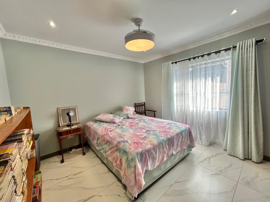 4 Bedroom Property for Sale in Wavecrest Eastern Cape